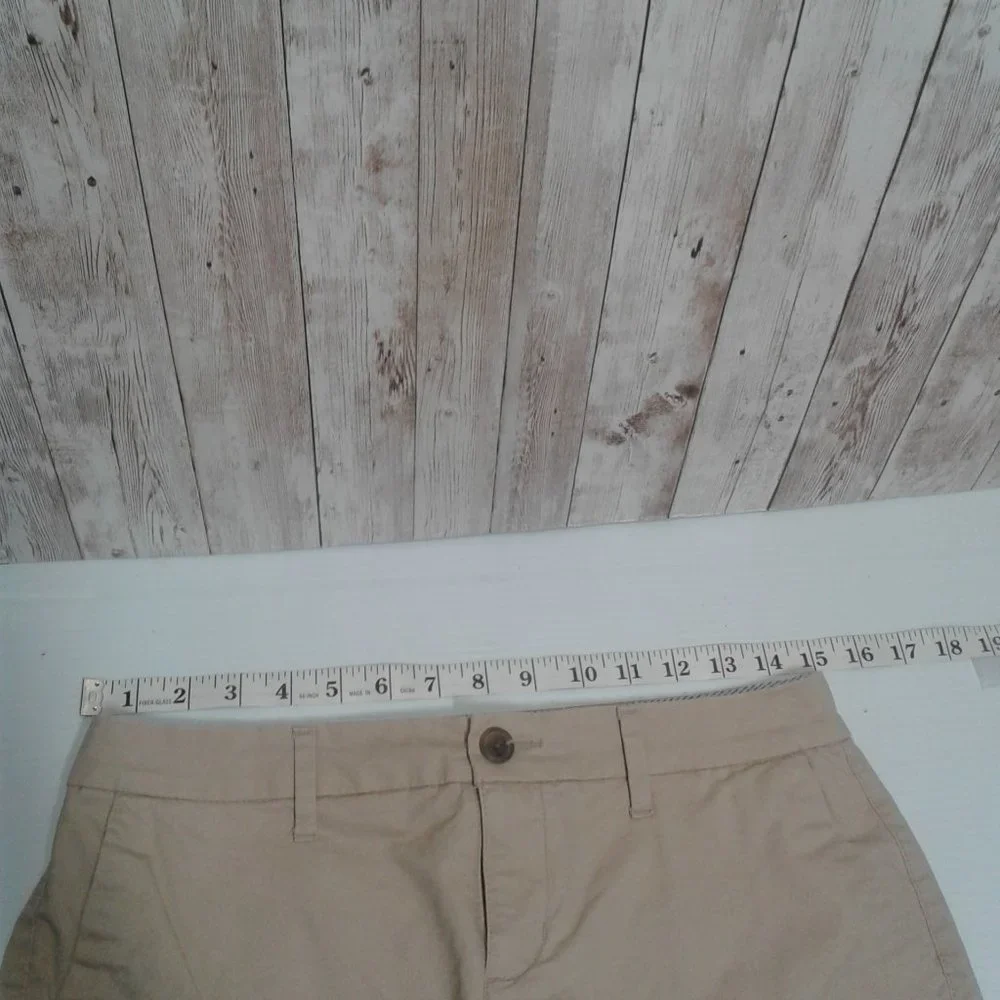 Old Navy Everyday Shorts Khaki Size 2 - Picture 5 of 7
